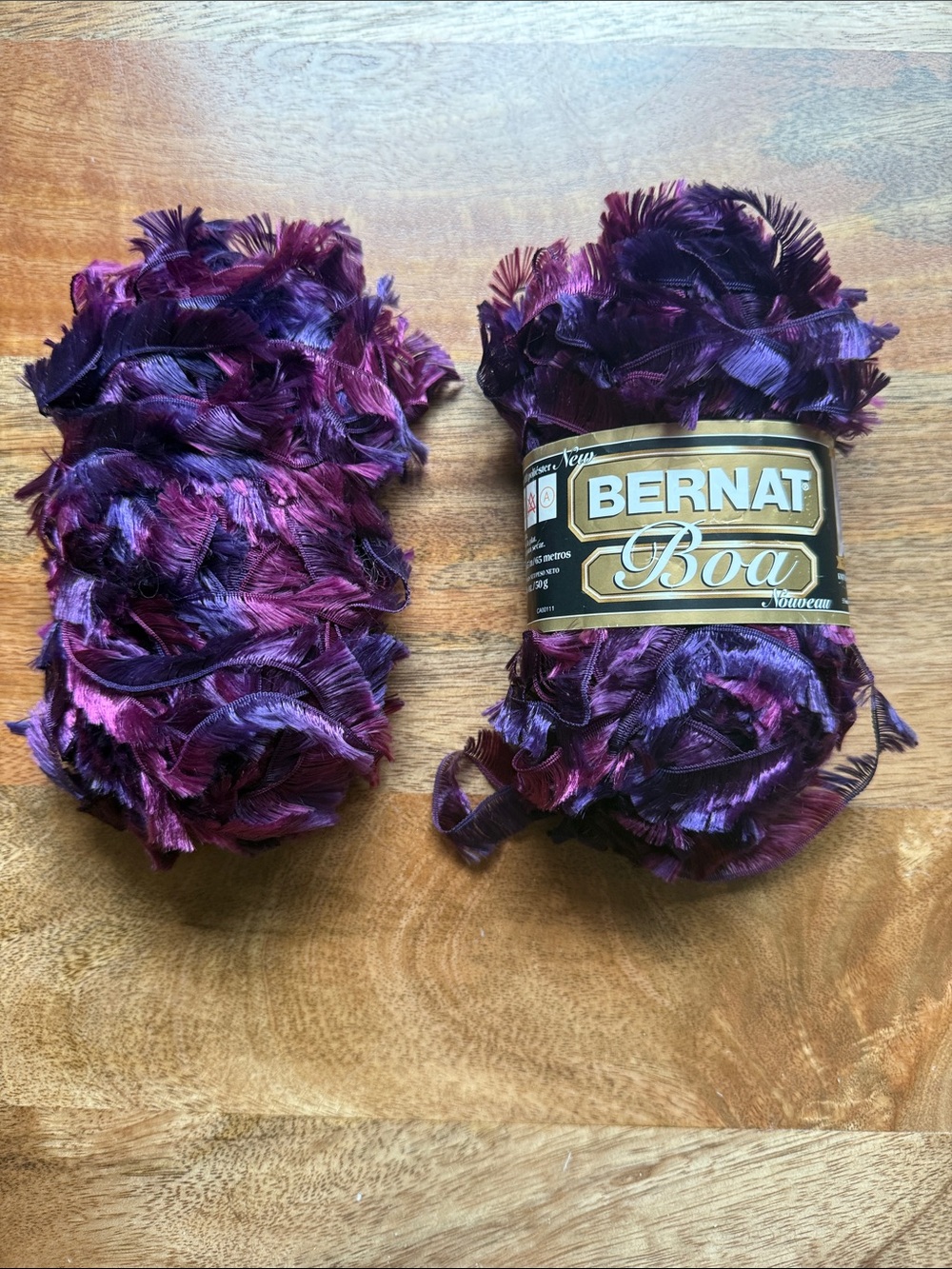 Bernat Boa Plush Feather Yarn - Deep Purple Blend